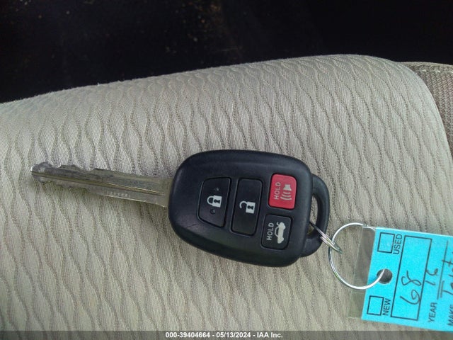 Toyota COROLLA LE 2016 5YFBURHE4GP490038 Image 11