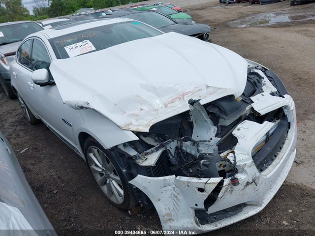 2013 JAGUAR XF SAJWJ0EF9D8S89103 Photo 0