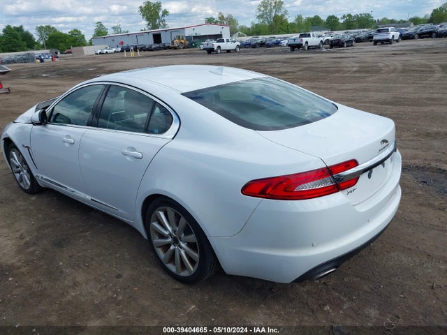 2013 JAGUAR XF SAJWJ0EF9D8S89103 Photo 2