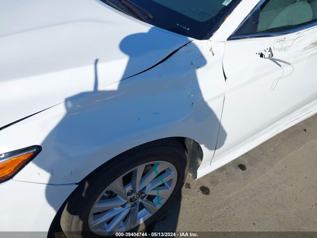 Toyota CAMRY LE 2024 4T1C11AK1RU900021 Image 17