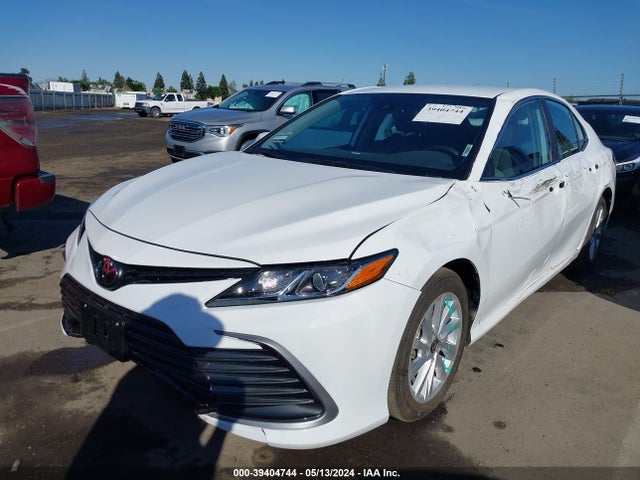 Toyota CAMRY LE 2024 4T1C11AK1RU900021 Image 2