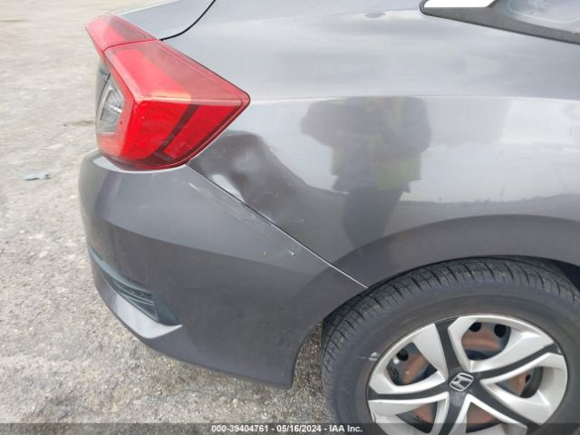 19XFC2F54JE018588 Honda Civic Lx