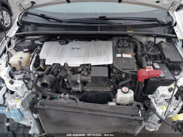JTDKARFU0H3038052 Toyota Prius Three Touring