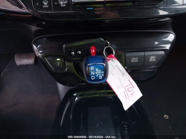 JTDKARFU0H3038052 Toyota Prius Three Touring