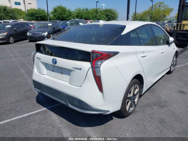 JTDKARFU0H3038052 Toyota Prius Three Touring