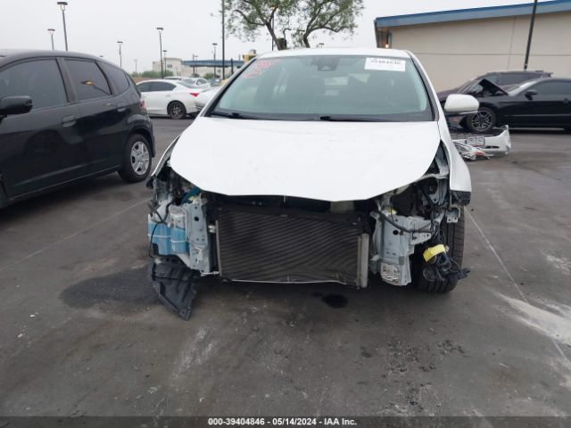 JTDKARFU0H3038052 Toyota Prius Three Touring