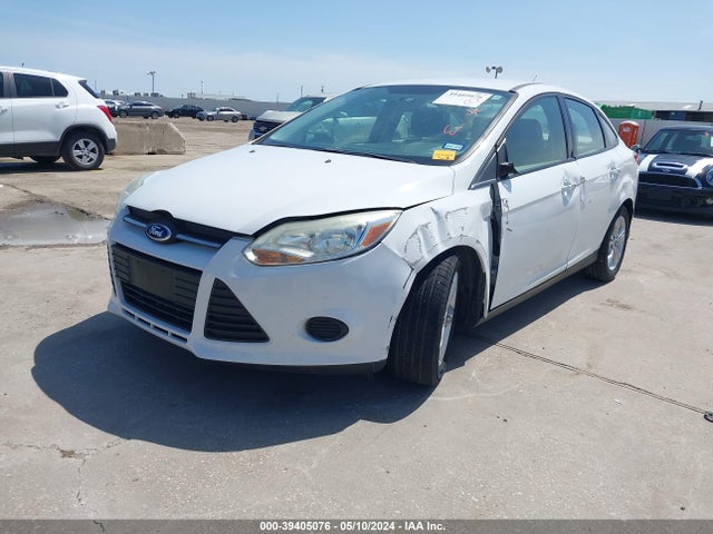 Ford FOCUS SE 2014 1FADP3F28EL416901 Image 2