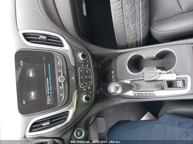 Chevrolet Equinox Premier 2018 2GNAXMEV8J6324342 Image 11