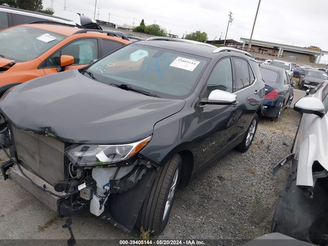 Chevrolet Equinox Premier 2018 2GNAXMEV8J6324342 Image 2