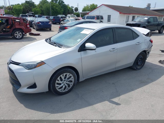 Toyota COROLLA LE 2017 5YFBURHE0HP711488 Image 2