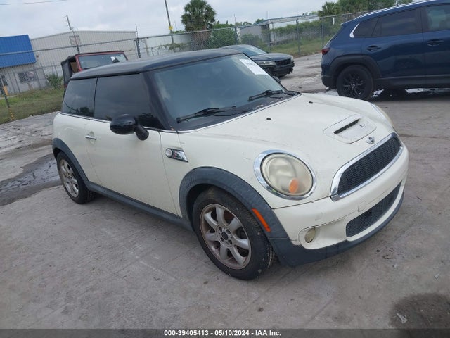 2007 MINI COOPER S WMWMF73577TL91122 Photo 0
