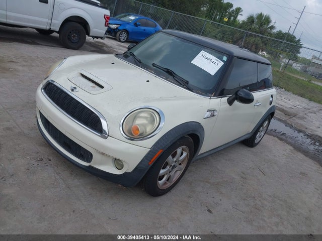2007 MINI COOPER S WMWMF73577TL91122 Photo 1