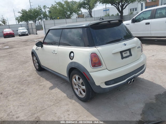 2007 MINI COOPER S WMWMF73577TL91122 Photo 2