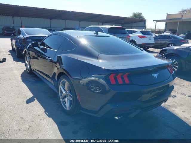 Ford Mustang Ecoboost Fastback 2024 1FA6P8THXR5122991 Image 3
