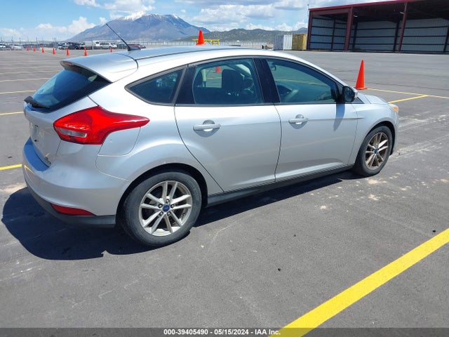 Ford FOCUS SE 2015 1FADP3K23FL282919 Image 4