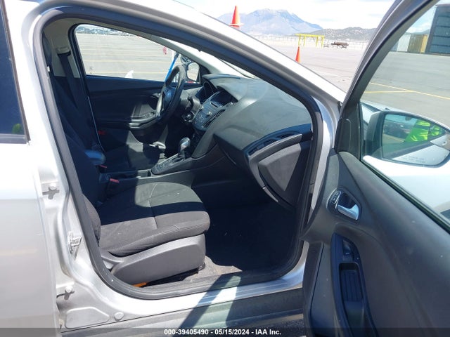 Ford FOCUS SE 2015 1FADP3K23FL282919 Image 5