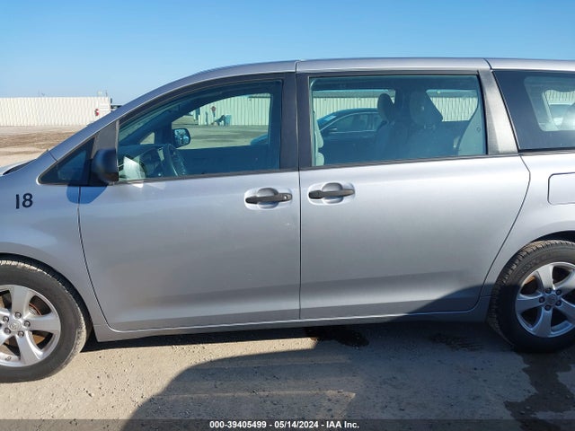 Toyota Sienna L 7 Passenger 2017 5TDZZ3DC9HS821027 Image 14