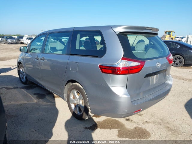 Toyota Sienna L 7 Passenger 2017 5TDZZ3DC9HS821027 Image 3