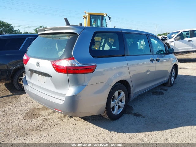 Toyota Sienna L 7 Passenger 2017 5TDZZ3DC9HS821027 Image 4