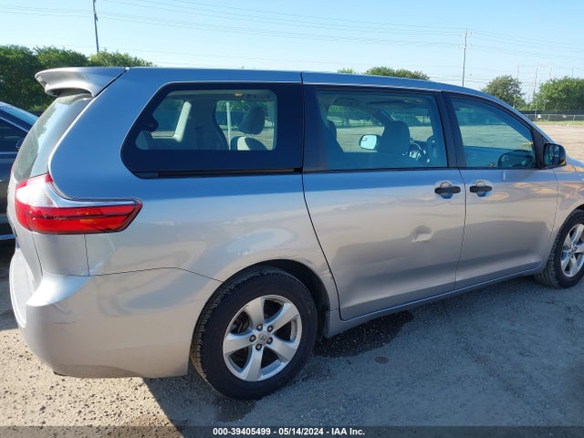 Toyota Sienna L 7 Passenger 2017 5TDZZ3DC9HS821027 Image 6