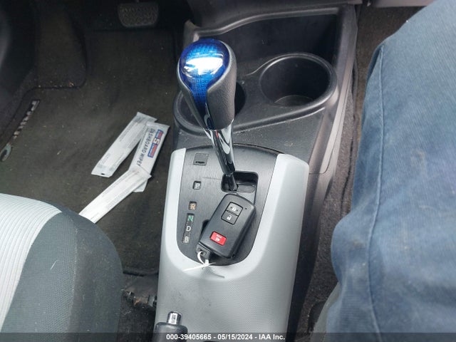 Toyota Prius C Three 2014 JTDKDTB32E1064466 Image 11