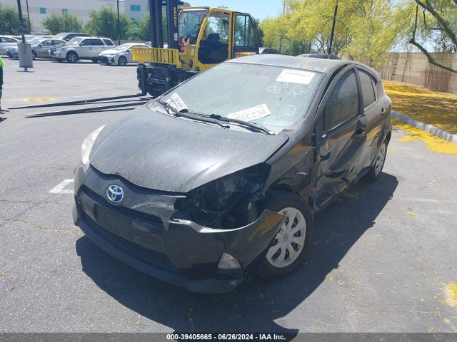 Toyota Prius C Three 2014 JTDKDTB32E1064466 Image 2