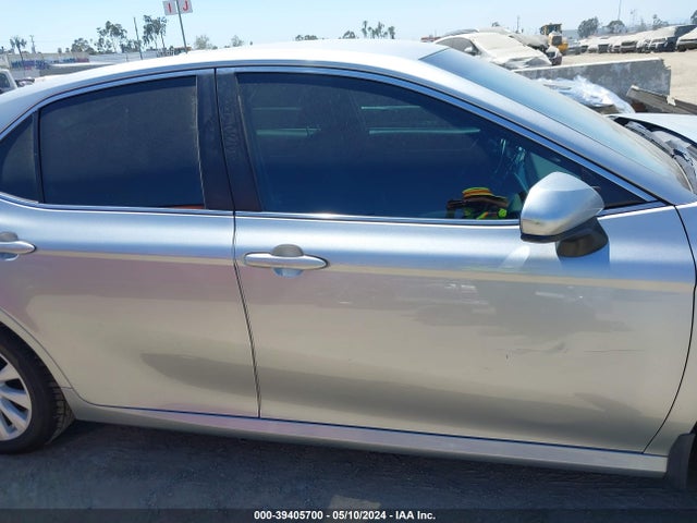 Toyota CAMRY LE 2018 4T1B11HK0JU620449 Image 13