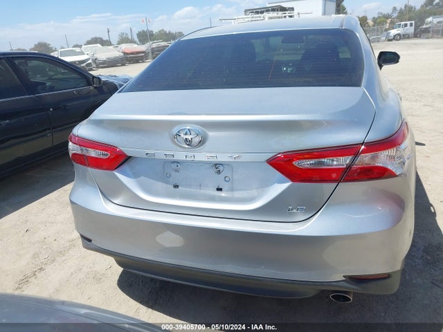 Toyota CAMRY LE 2018 4T1B11HK0JU620449 Image 16