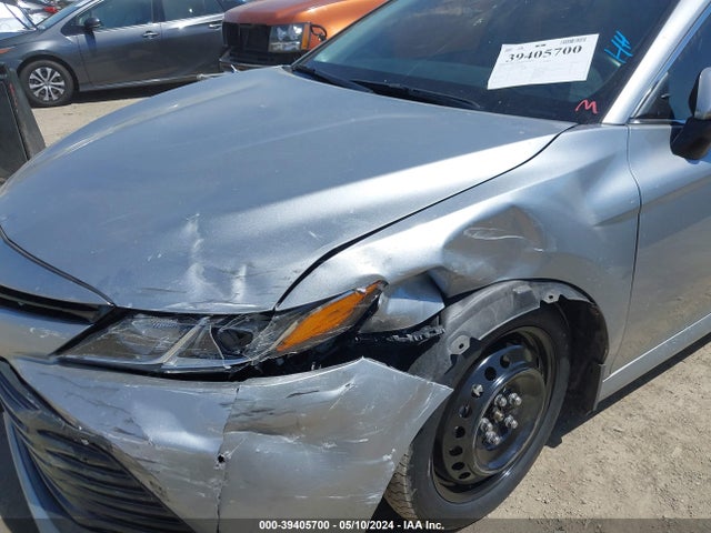 Toyota CAMRY LE 2018 4T1B11HK0JU620449 Image 6