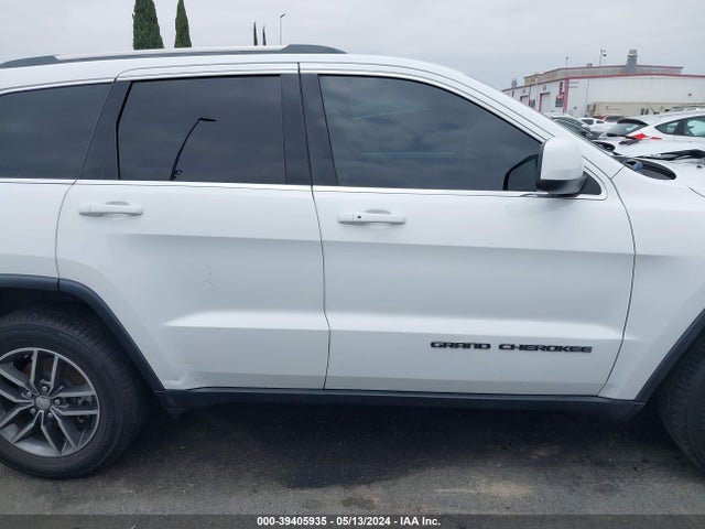 Jeep Grand Cherokee Laredo E 4x2 2018 1C4RJEAG5JC447243 Image 13