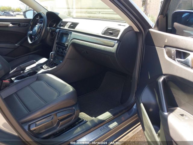 1VWGT7A38HC010189 Volkswagen Passat 1.8t Se