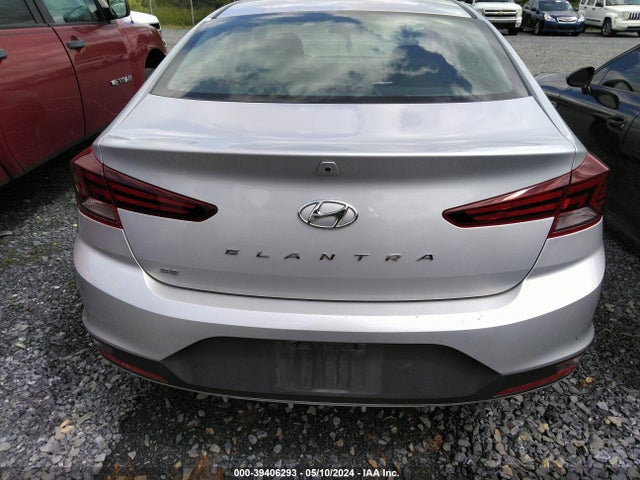 Hyundai ELANTRA SE 2019 5NPD74LF6KH464405 Image 16