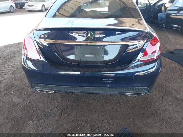 55SWF4JB4HU212895 Mercedes-Benz C 300 Luxury/sport