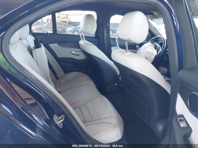 55SWF4JB4HU212895 Mercedes-Benz C 300 Luxury/sport