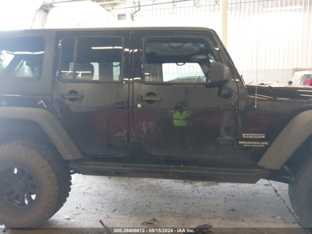 1C4BJWDG0EL192123 Jeep Wrangler Unlimited Sport