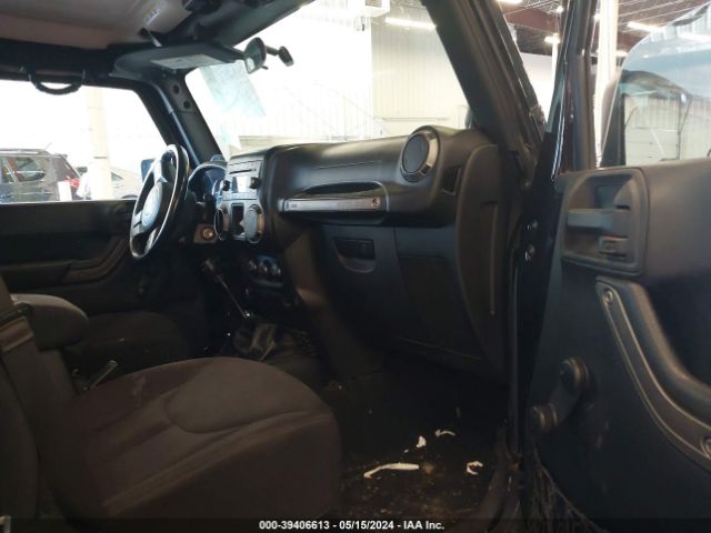 1C4BJWDG0EL192123 Jeep Wrangler Unlimited Sport