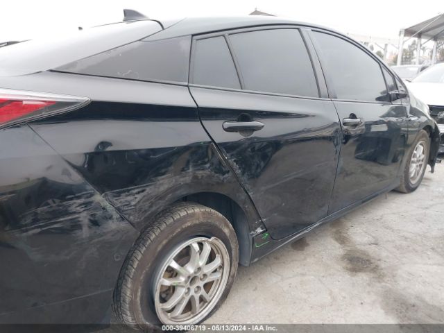 JTDKARFU8H3049610 Toyota Prius Four