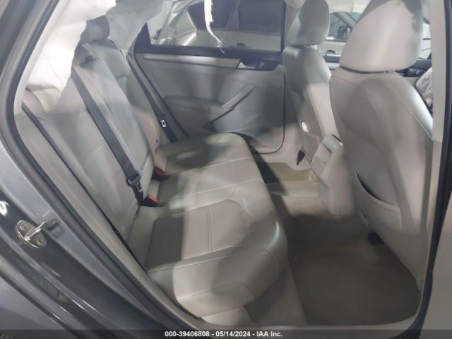 1VWAT7A37FC081712 Volkswagen Passat 1.8t Limited Edition