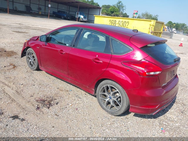 Ford FOCUS SE 2015 1FADP3K28FL364046 Image 3