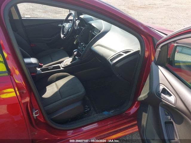 Ford FOCUS SE 2015 1FADP3K28FL364046 Image 5