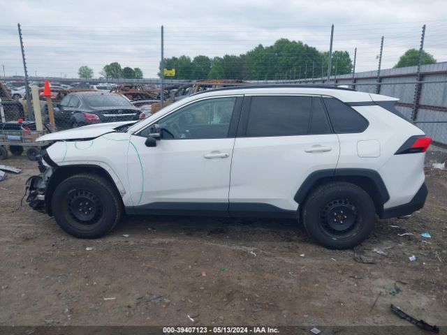 2T3G1RFV9MW168563 Toyota RAV4 LE