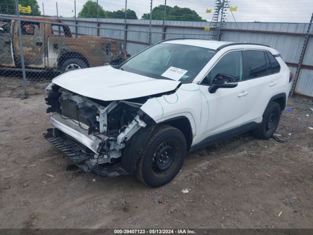 2T3G1RFV9MW168563 Toyota RAV4 LE