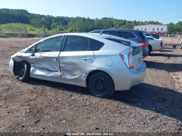 Toyota Prius Two 2015 JTDKN3DUXF0407048 Image 3