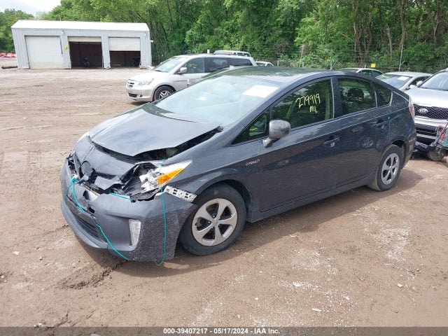 Toyota Prius Two 2015 JTDKN3DU9F0396463 Image 2