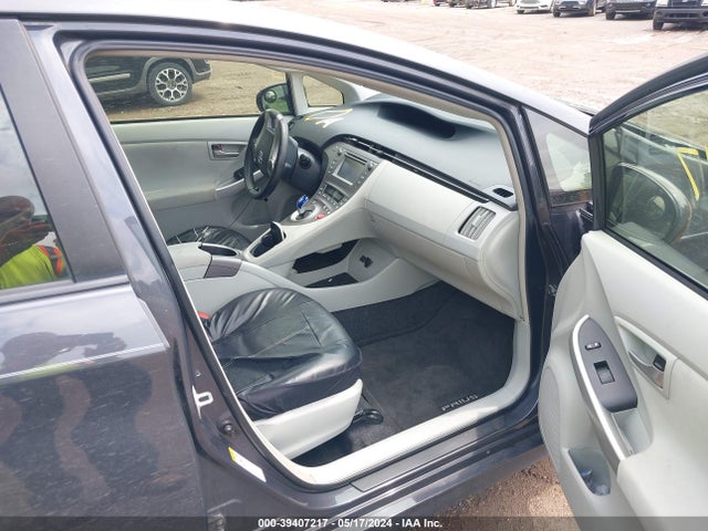 Toyota Prius Two 2015 JTDKN3DU9F0396463 Image 5
