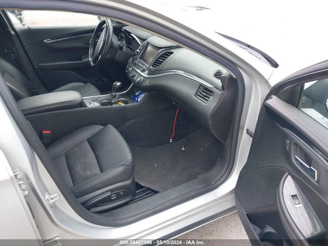 Chevrolet IMPALA 1LT 2018 2G1105S35J9142773 Image 5