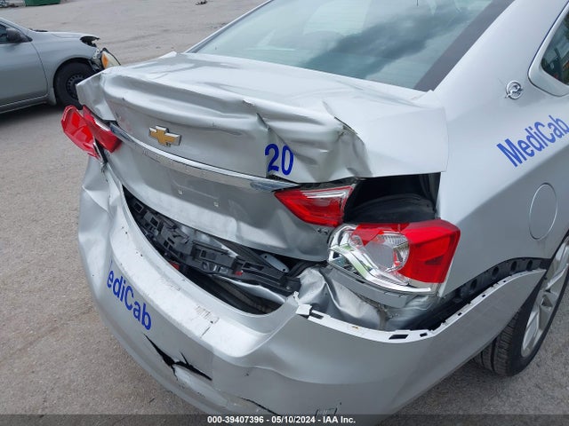 Chevrolet IMPALA 1LT 2018 2G1105S35J9142773 Image 6