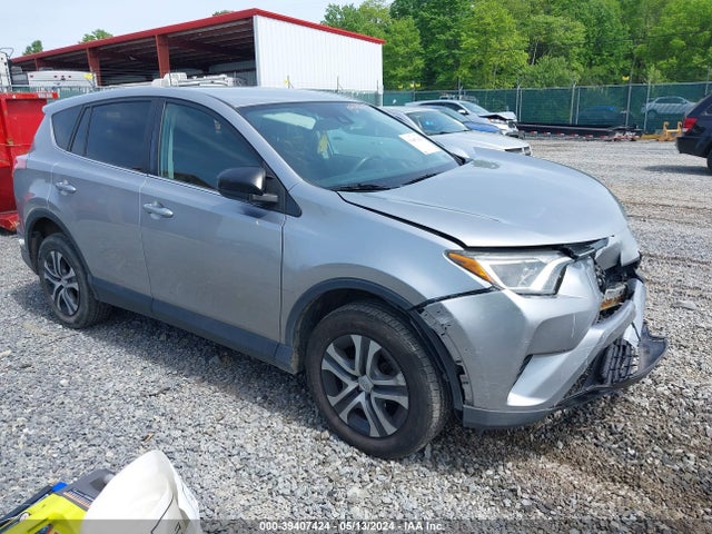 Toyota RAV4 LE 2018 2T3BFREVXJW737431 Image 1