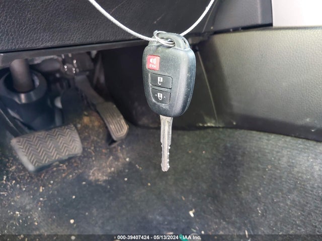 Toyota RAV4 LE 2018 2T3BFREVXJW737431 Image 11