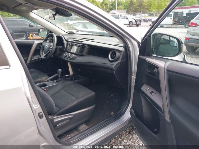 Toyota RAV4 LE 2018 2T3BFREVXJW737431 Image 5